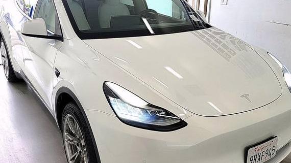 TESLA MODEL Y 2020 5YJYGDEE0LF023746 image